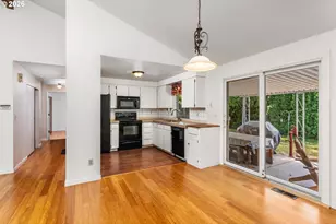 11064 SE Market St, Portland, OR 97216 - Photo 5