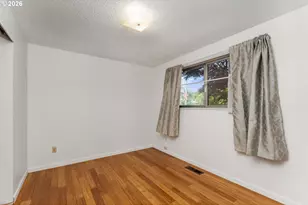 11064 SE Market St, Portland, OR 97216 - Photo 25