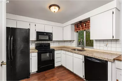 11064 SE Market St, Portland, OR 97216 - Photo 7