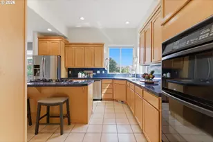 15849 SE Ogden Dr, Portland, OR 97236 - Photo 7