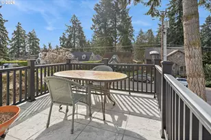 135 Middlecrest Rd, Lake Oswego, OR 97034 - Photo 13