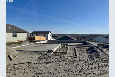 872 E Kinsley Ave, Hermiston, OR 97838 - Photo 1