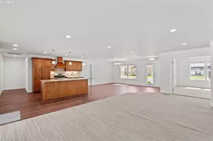 590 SW Cottonwood Dr, Hermiston, OR 97838 - Photo 7