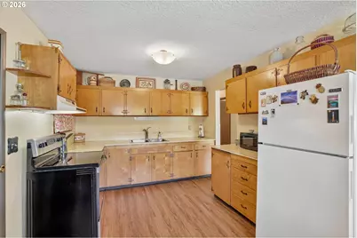 9934 N Central St, Portland, OR 97203 - Photo 9