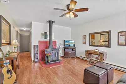 9934 N Central St, Portland, OR 97203 - Photo 5