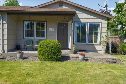 9934 N Central St, Portland, OR 97203 - Photo 3