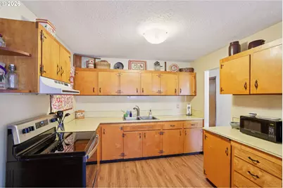 9934 N Central St, Portland, OR 97203 - Photo 9