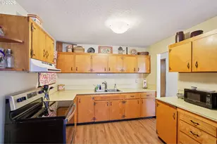 9934 N Central St, Portland, OR 97203 - Photo 9