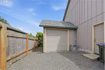 74 Sunday Dr, Creswell, OR 97426 - Photo 37