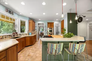 17071 SW Mt Hood Dr, Beaverton, OR 97007 - Photo 13