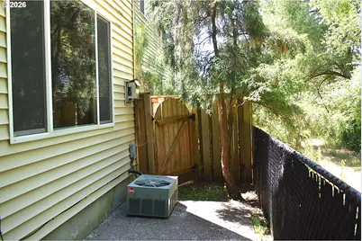 1381 NE Kinney St, Hillsboro, OR 97124 - Photo 27