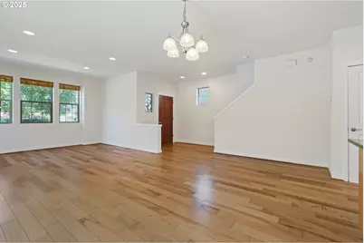 13562 SW Macbeth Dr, Portland, OR 97224 - Photo 9