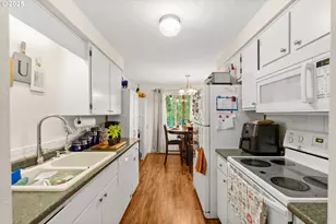 1147 W 11th Alley, Eugene, OR 97402 - Photo 9