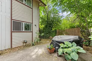 1147 W 11th Alley, Eugene, OR 97402 - Photo 7