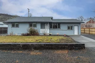 624 Staats Ave, Maupin, OR 97037 - Photo 3