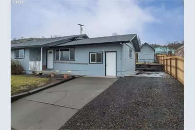 624 Staats Ave, Maupin, OR 97037 - Photo 17