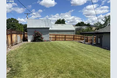 624 Staats Ave, Maupin, OR 97037 - Photo 21