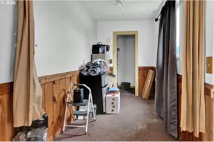 154 37th St, Springfield, OR 97478 - Photo 17