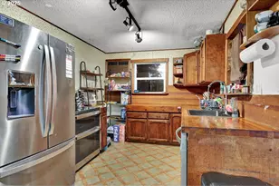 154 37th St, Springfield, OR 97478 - Photo 15