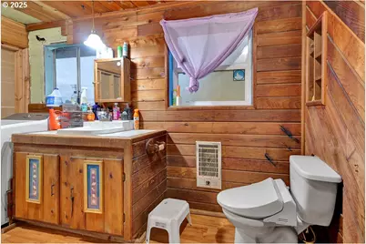 154 37th St, Springfield, OR 97478 - Photo 25