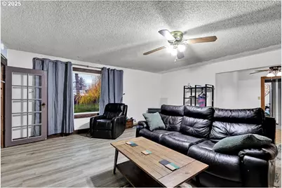 154 37th St, Springfield, OR 97478 - Photo 9