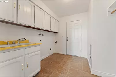 2230 Oak St, North Bend, OR 97459 - Photo 35