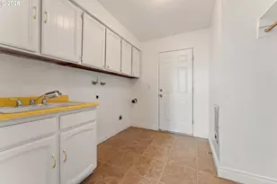 2230 Oak St, North Bend, OR 97459 - Photo 35