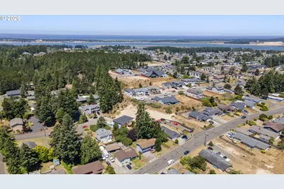 2230 Oak St, North Bend, OR 97459 - Photo 43