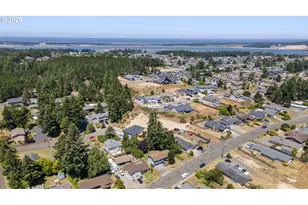 2230 Oak St, North Bend, OR 97459 - Photo 43