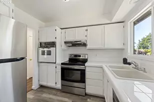 2230 Oak St, North Bend, OR 97459 - Photo 11