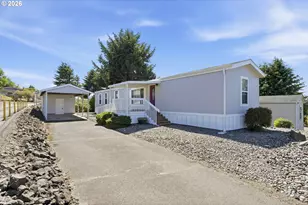 1240 Embarcadero Cir, Coos Bay, OR 97420 - Photo 1