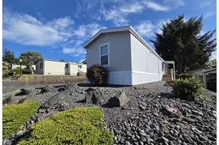 1240 Embarcadero Cir, Coos Bay, OR 97420 - Photo 1