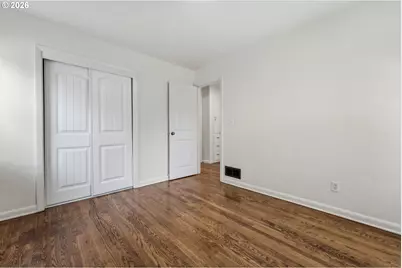 2034 NE Junior St, Portland, OR 97211 - Photo 17