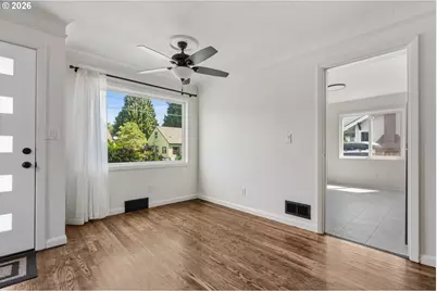2034 NE Junior St, Portland, OR 97211 - Photo 7