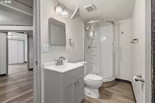 2034 NE Junior St, Portland, OR 97211 - Photo 25