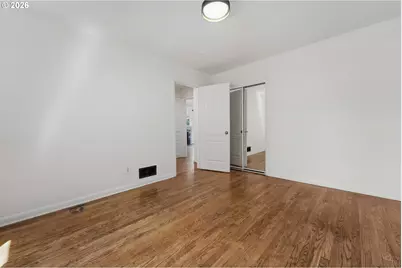 2034 NE Junior St, Portland, OR 97211 - Photo 15