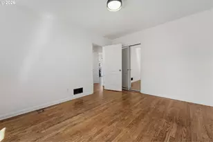 2034 NE Junior St, Portland, OR 97211 - Photo 15