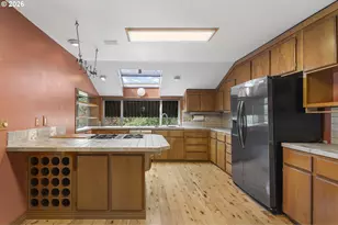 1839 SW Collins Ct, Portland, OR 97219 - Photo 13