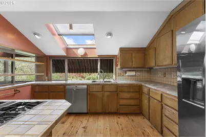 1839 SW Collins Ct, Portland, OR 97219 - Photo 15