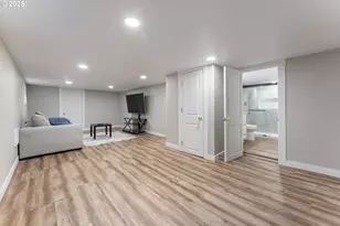 8767 N Peninsular Ave, Portland, OR 97217 - Photo 29