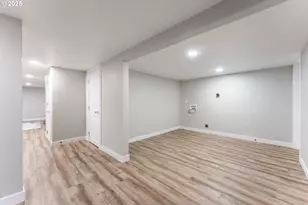 8767 N Peninsular Ave, Portland, OR 97217 - Photo 23