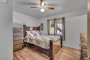 2454 NW 4th Ave, Hillsboro, OR 97124 - Photo 33