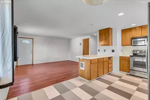 2454 NW 4th Ave, Hillsboro, OR 97124 - Photo 11