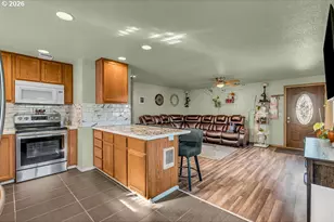 2454 NW 4th Ave, Hillsboro, OR 97124 - Photo 27