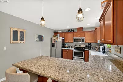 408 Sunset Ct, Amity, OR 97101 - Photo 11
