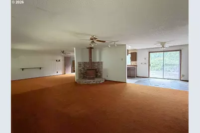 10082 Lone Pine Ln, Myrtle Point, OR 97458 - Photo 9