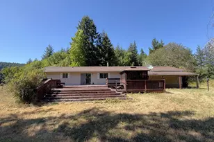 10082 Lone Pine Ln, Myrtle Point, OR 97458 - Photo 3