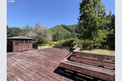 10082 Lone Pine Ln, Myrtle Point, OR 97458 - Photo 29