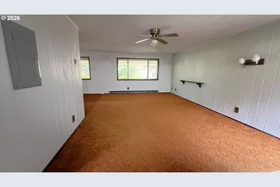 10082 Lone Pine Ln, Myrtle Point, OR 97458 - Photo 11