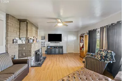 1993 Linnell Ave, Roseburg, OR 97471 - Photo 3